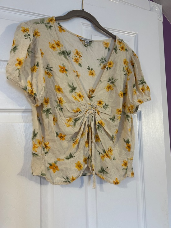 American Eagle Outfitters Tops - American Eagle Outfitters Cream Floral Tie-Front Top with Yellow Flowers